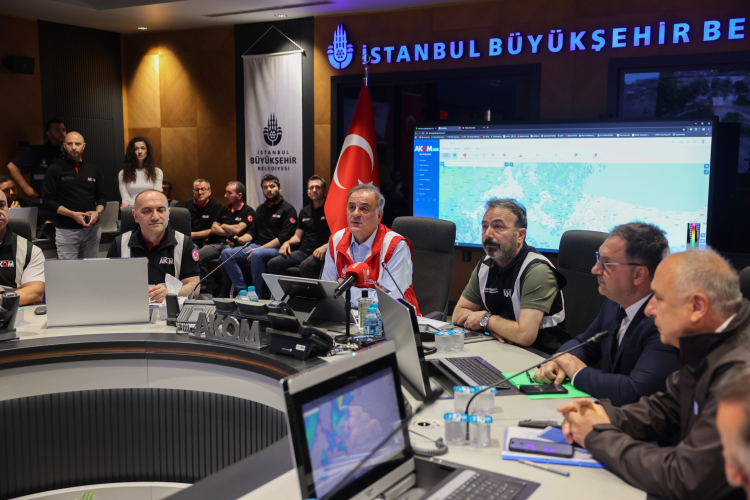 İstanbul’da Yağış Teyakkuzu: 6 Bin 900 Personel Sahada