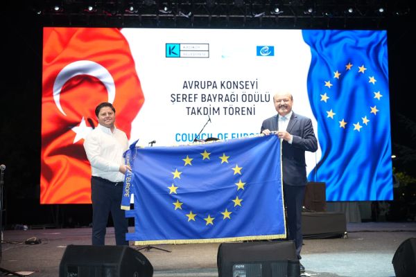 Kadıköy Belediyesi'ne Şeref Bayrağı Ödülü!