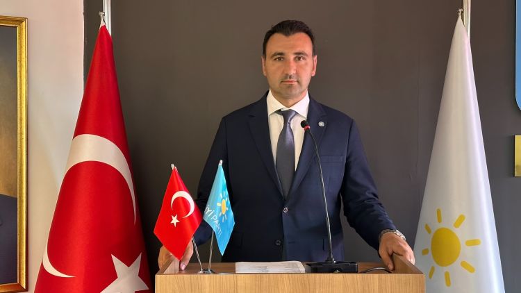 İyi Parti Kadıköy İlçe Başkanı Emrah Yetik'ten Çerçeve Yasaya tepki!