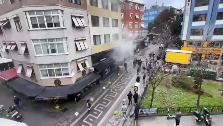 Kadıköy’de iş yerinde yangın!